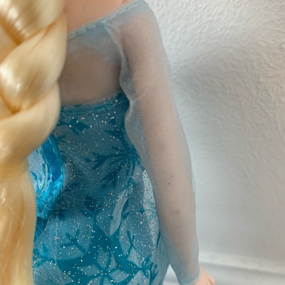 DISNEY PRINCESS FROZEN 1 CLASSIC ELSA DOLL - Picture 6 of 8